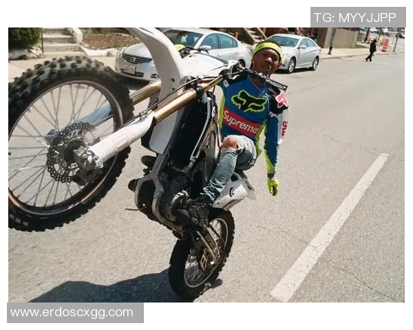 极限运动爱好者必看头盔选购指南与推荐品牌解析