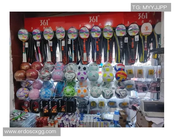 足球装备选购指南:如何选择适合你的球拍与配件建议 足球装备选购指南:如何选择适合你的球拍与配件建议