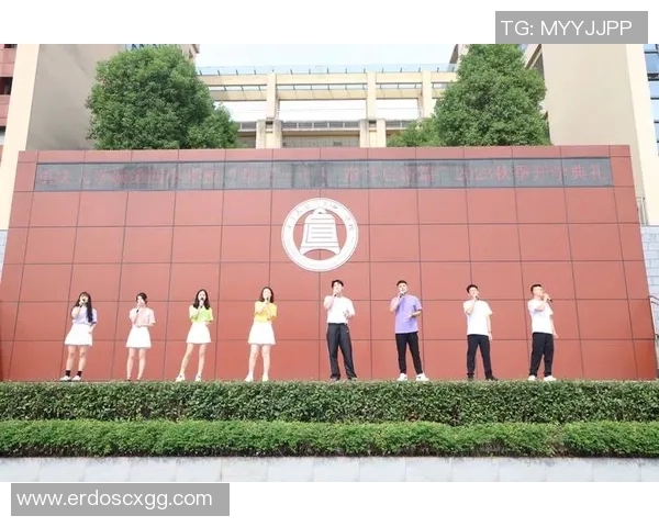 重庆足球队的奋斗历程与荣耀时刻全景纪实